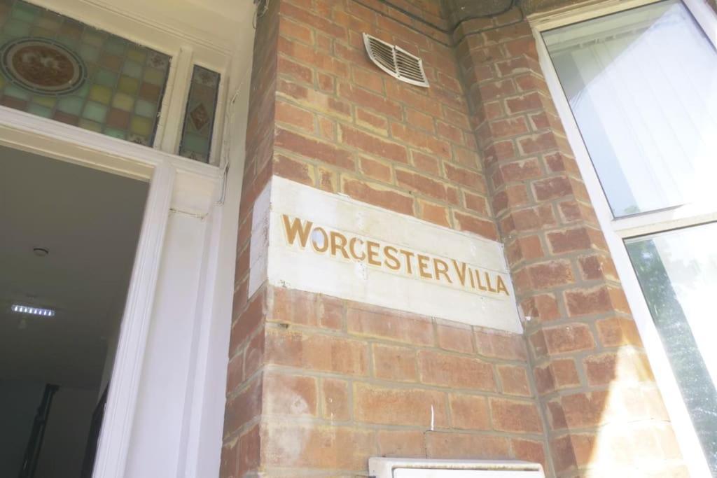 Discover Your Cozy Haven A Perfect Studio Getaway Leamington Spa Esterno foto